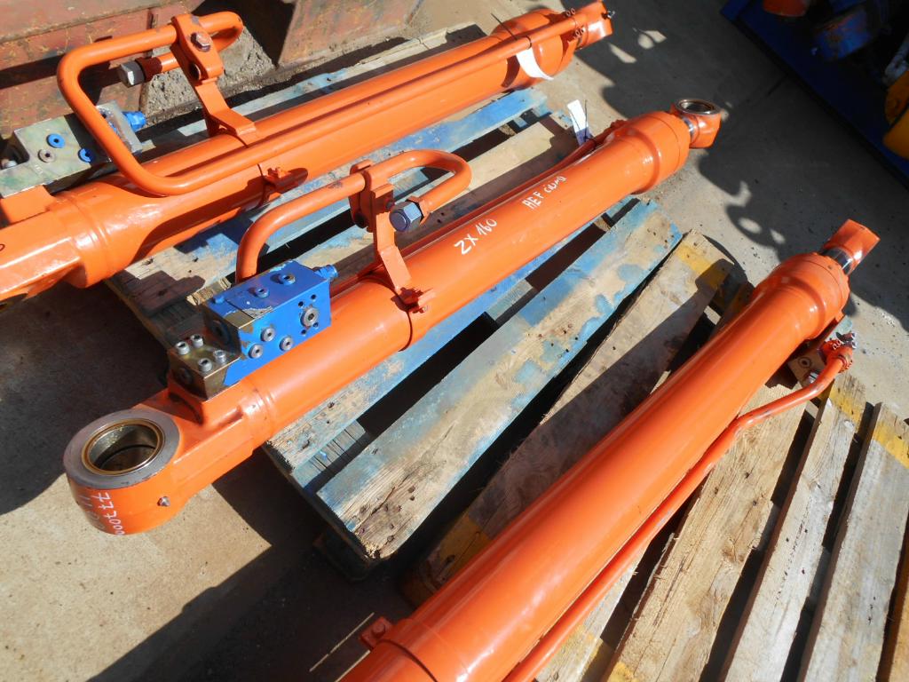 Hitachi – ZX160LC