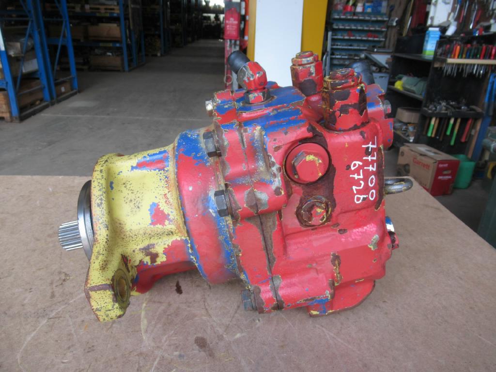 Komatsu –  PC400LC-5