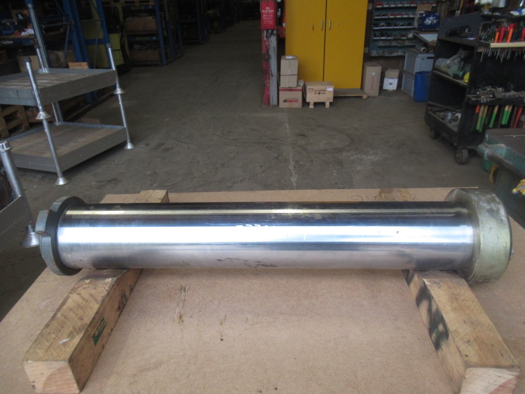 Liebherr – 140×835