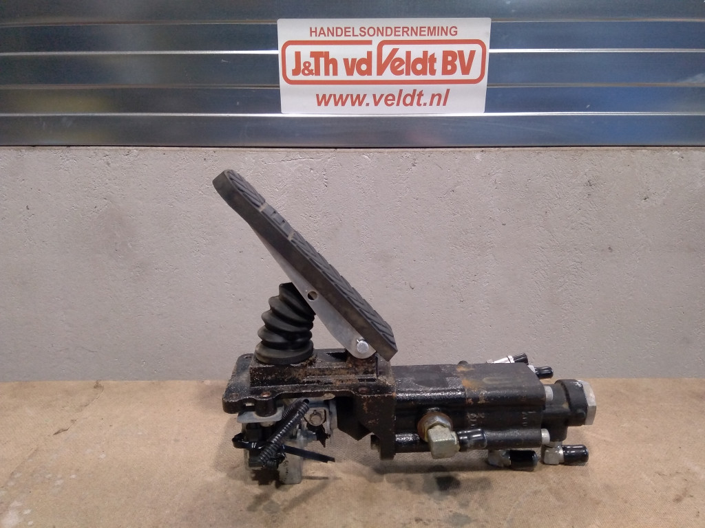 Hitachi – ZX140W-3