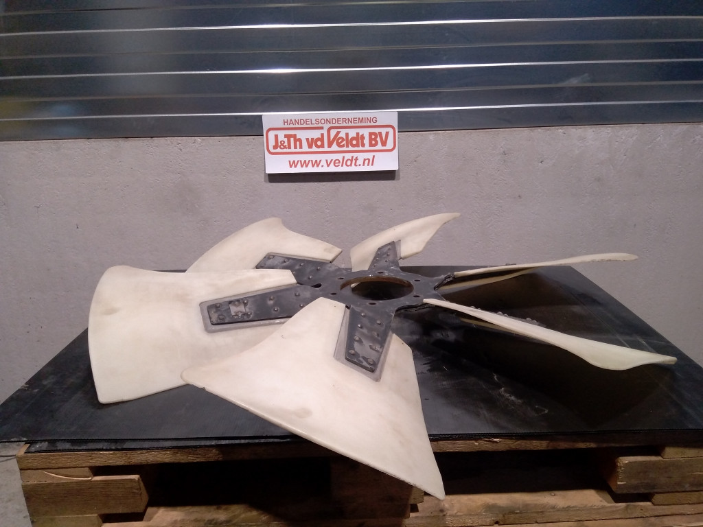 Hitachi – ZX670LCH-3